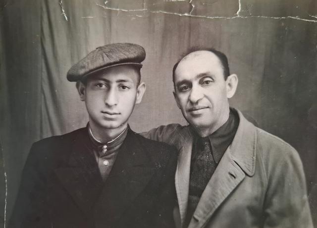 Виля с отцом. 1952 г.