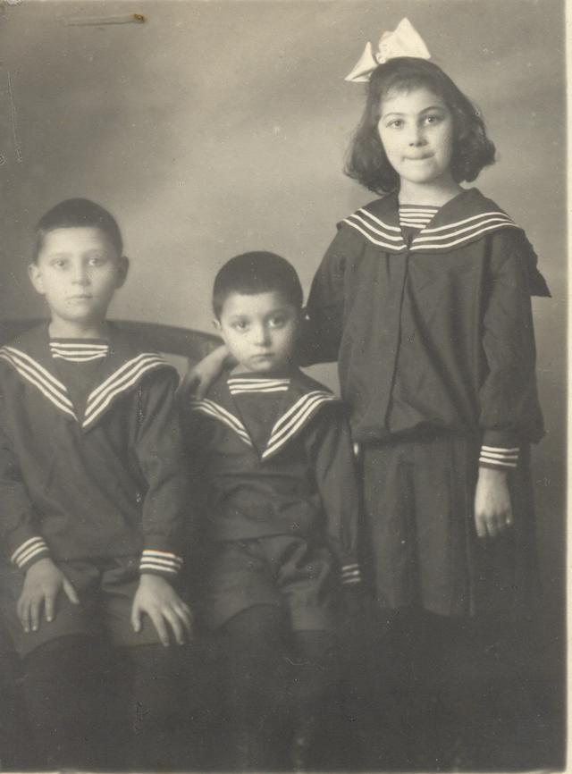 Ривочка, Изя и Исролик Жодзишские. 1923-24 гг.